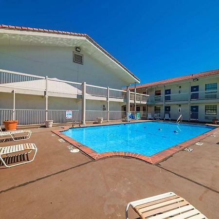 Motel 6-Dallas, Tx - Farmers Branch Eksteriør bilde