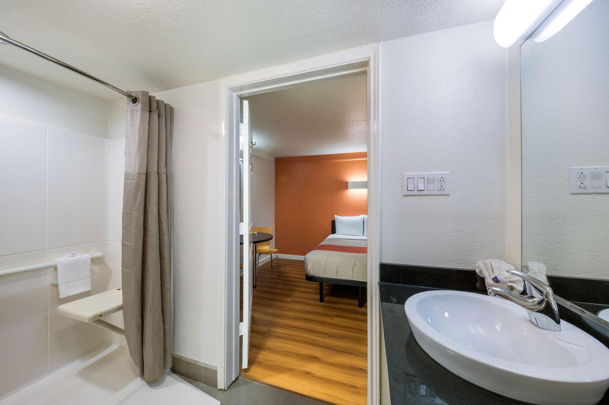 Motel 6-Dallas, Tx - Farmers Branch Eksteriør bilde