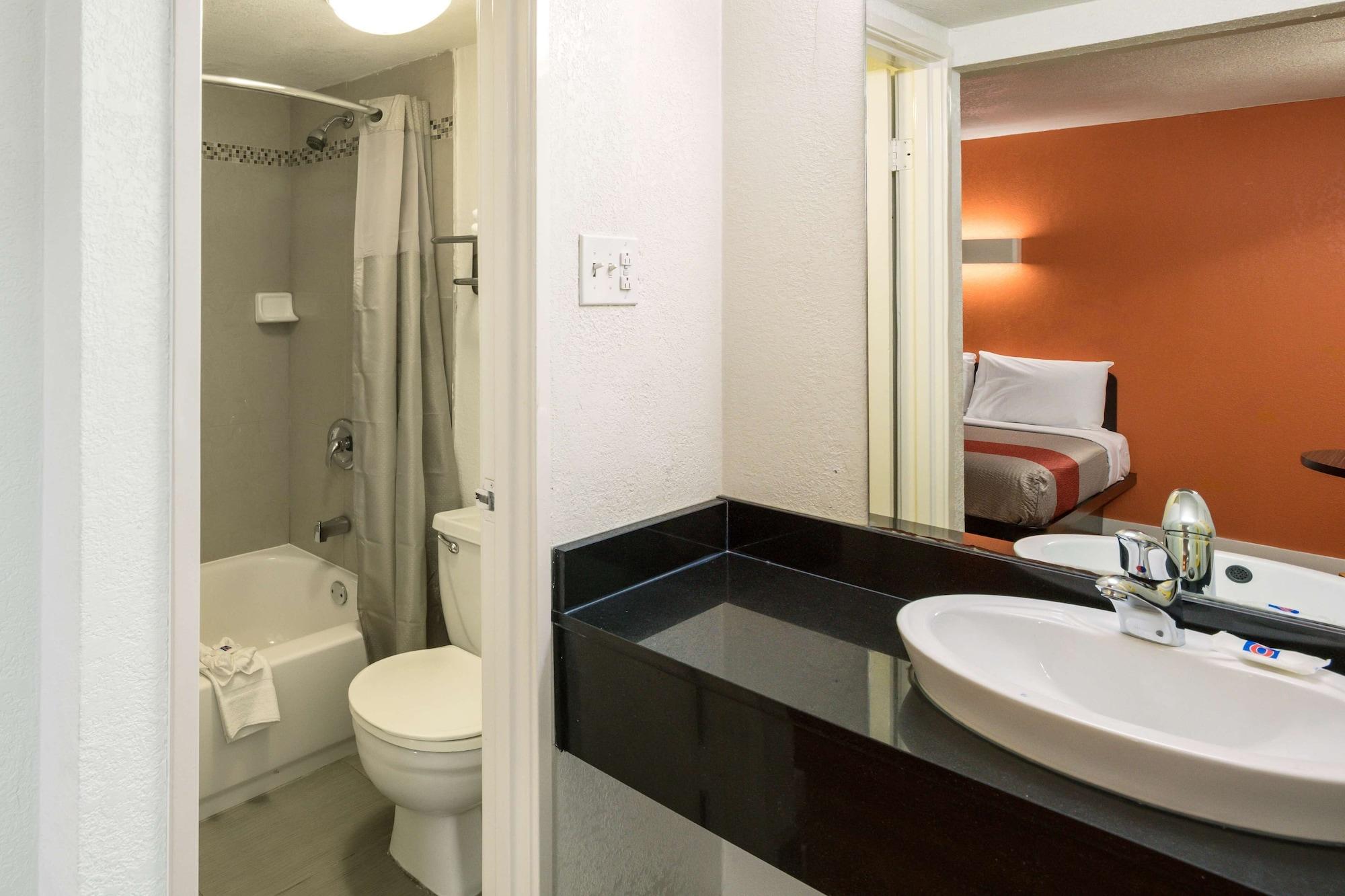Motel 6-Dallas, Tx - Farmers Branch Eksteriør bilde