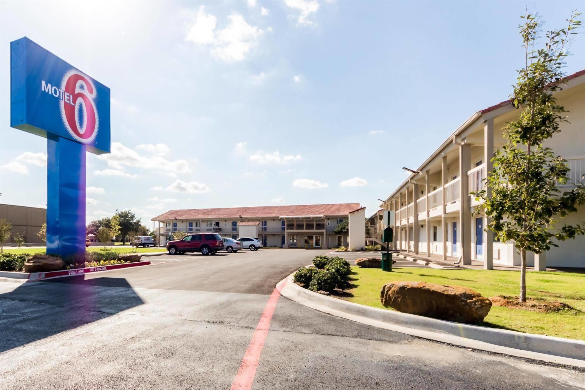 Motel 6-Dallas, Tx - Farmers Branch Eksteriør bilde