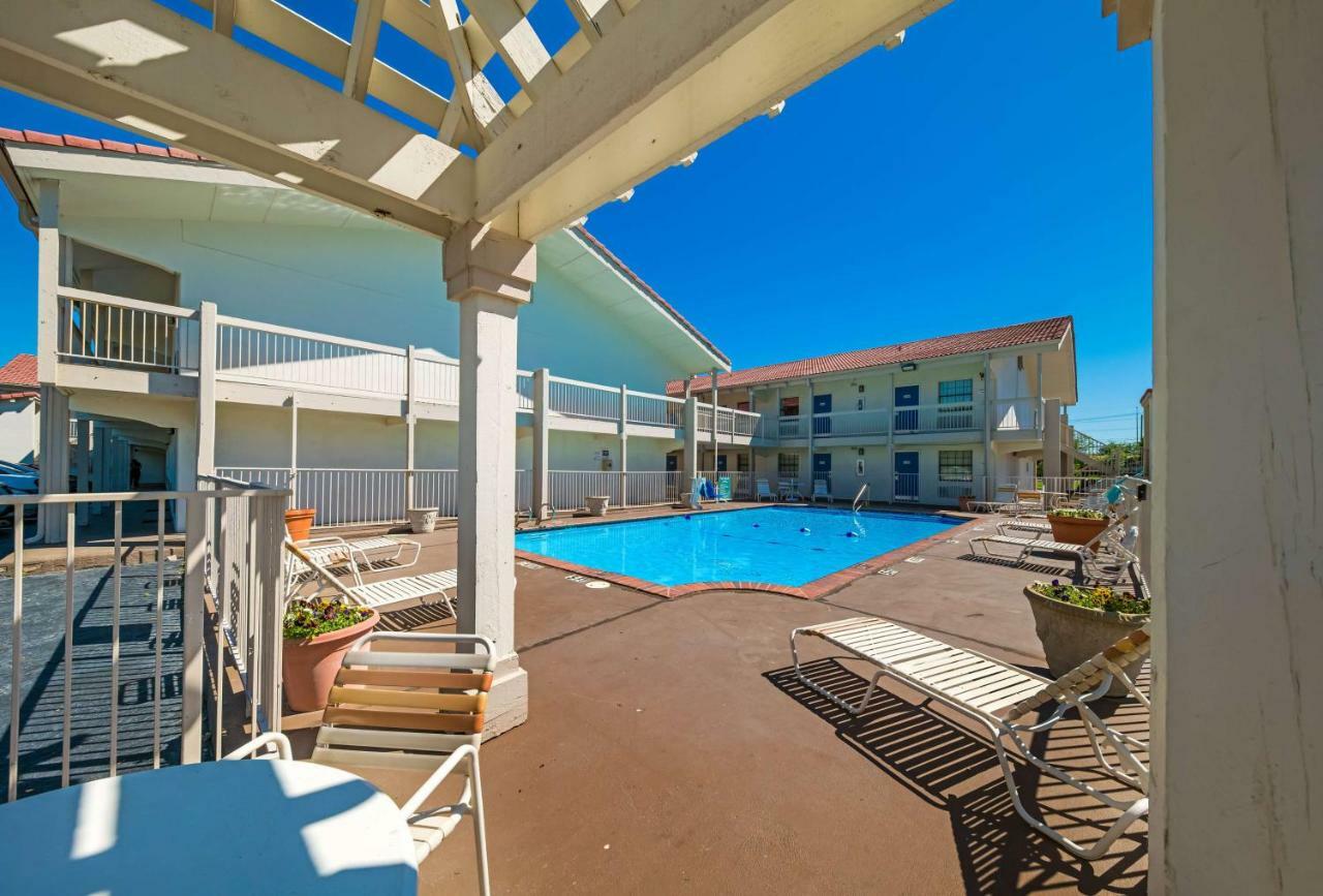 Motel 6-Dallas, Tx - Farmers Branch Eksteriør bilde